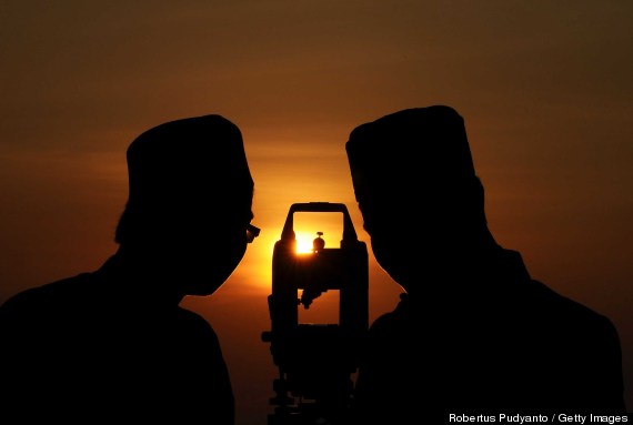 Muslims Study The Moon To Determine End Of Ramadan