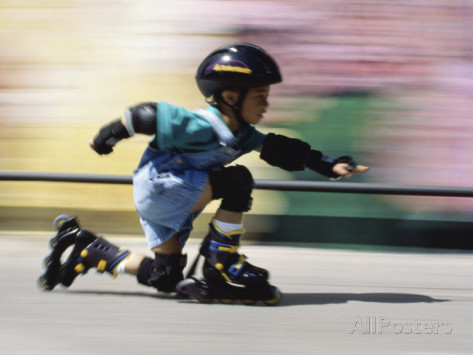 boy-on-rollerblades-crouching