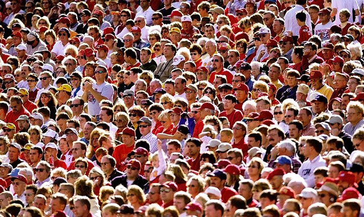 crowd-702052
