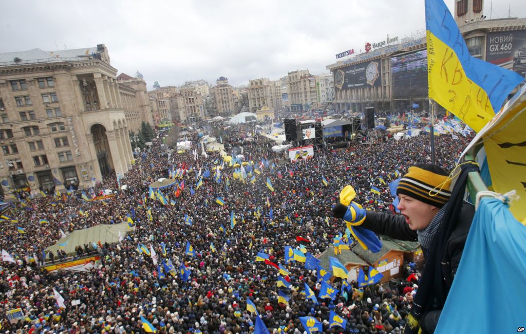 Same Name different country - Independence sq. Ukraine