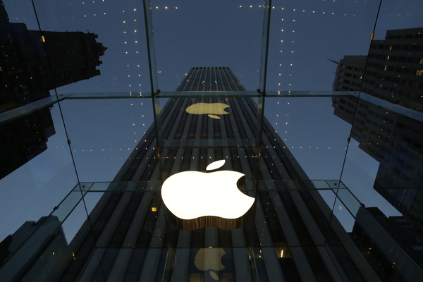 Earns Apple