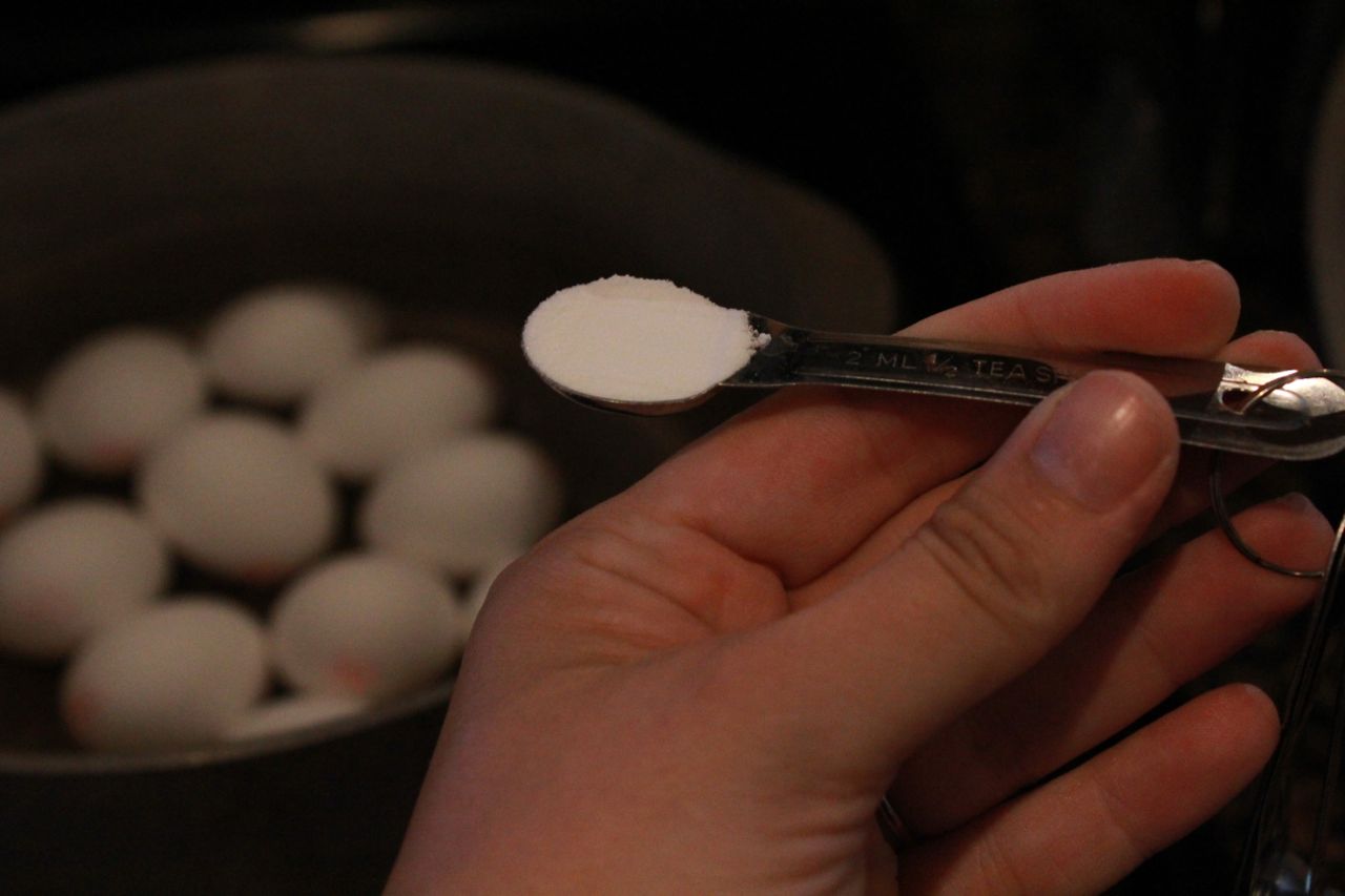 Baking soda Eggs