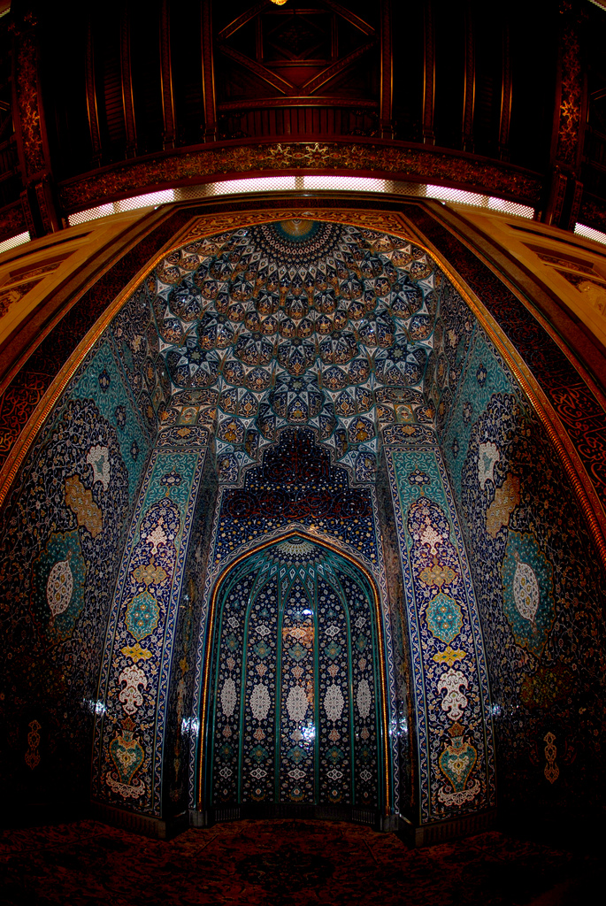 Sultan Qaboos Mosque, Muscat (thepooldiariesvisuals/flickr)