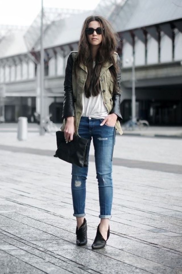 large_101_Different_Ways_to_Wear_a_White_T-shirt-15
