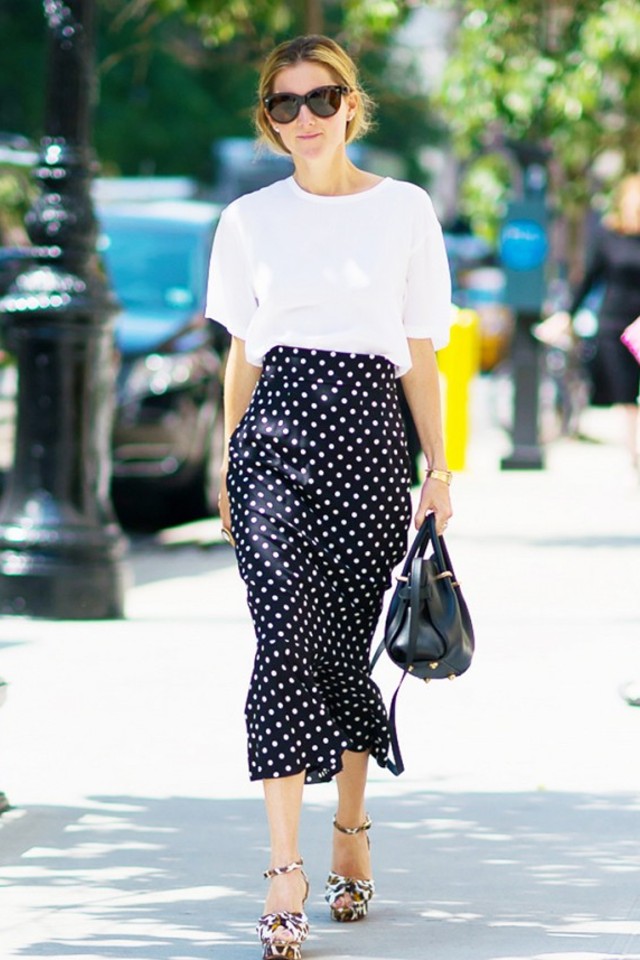 large_101_Different_Ways_to_Wear_a_White_T-shirt-64