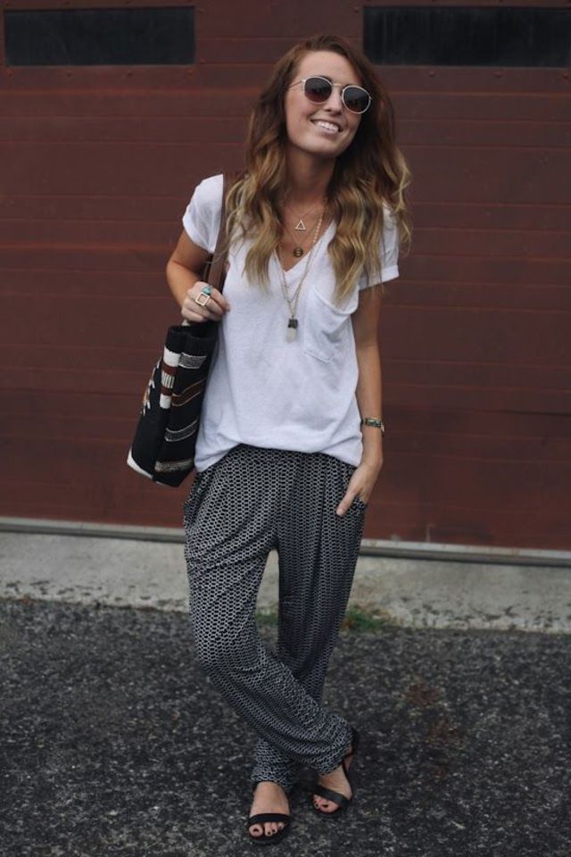 large_101_Different_Ways_to_Wear_a_White_T-shirt-71