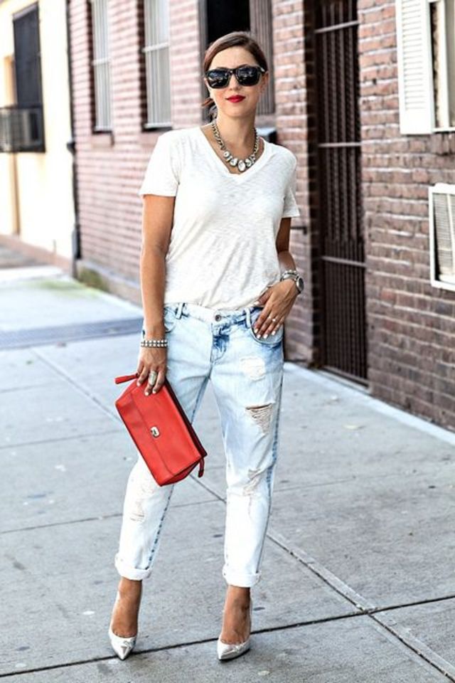 large_101_Different_Ways_to_Wear_a_White_T-shirt-81