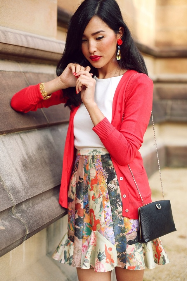 large_101_Different_Ways_to_Wear_a_White_T-shirt-83