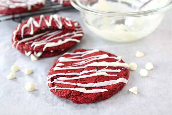 red-velvet-cheesecake-cookies1-1