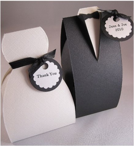 Bride-and-Groom-Wedding-Favor-Boxes-Personalized1