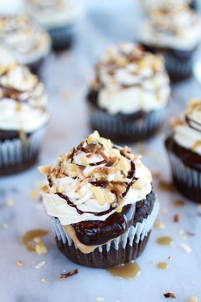 Snickers-Coconut-Caramel-Cupcakes