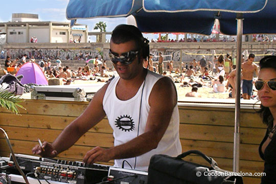 barcelona-beach-dj