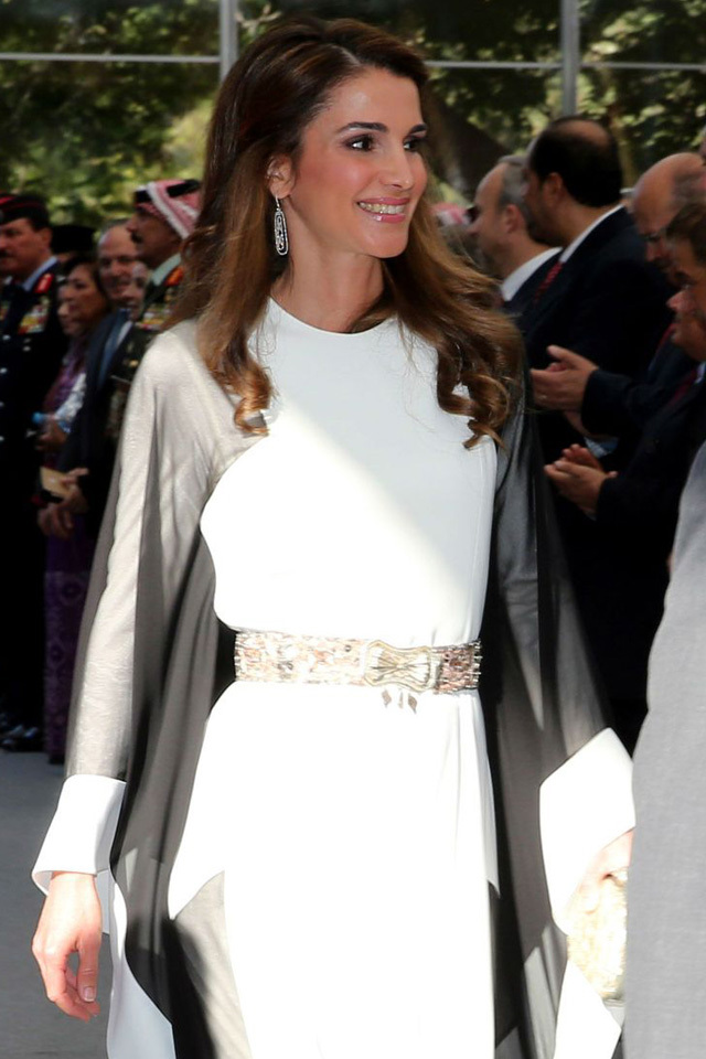 large_Fustany-Celebrity_Style-Queen_Rania_s_Most_Stylish_Moments-38