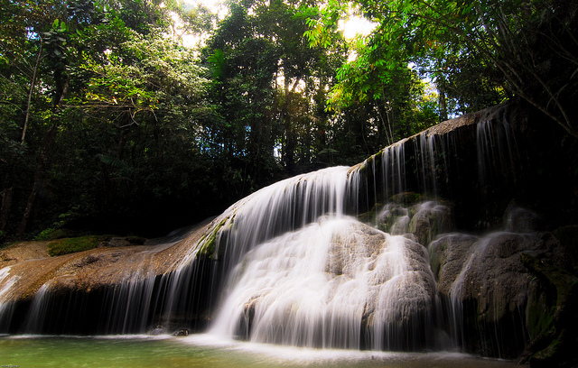 The Philippines is lined with pristine islands and beaches, with an interior of lush jungle and rainforest (mimathology/flickr)