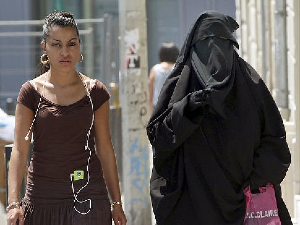 alg-france-burqa-jpg
