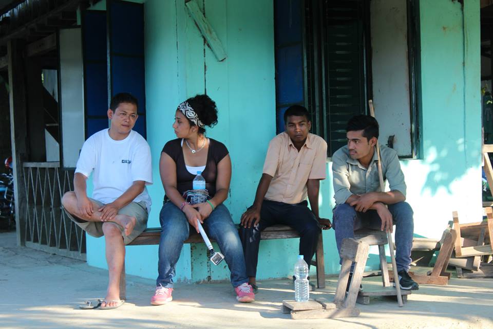 Our guide Ganesh Niraula and fellow traveler Alaa Gabr bonding in Chitwan (Image courtesy of Nashwa Hany Aboulfettouh)