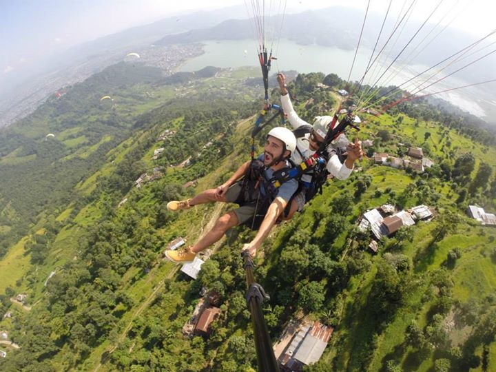 Paragliding in Nepal with Gazef (Image courtesy of Omar Ibrahim)