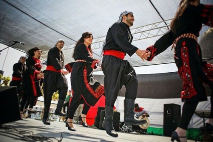 06_Dabke1-425x283
