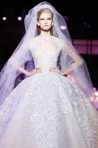 small_Fustany-Weddings-Elie_Saab_Fall_Winter_2014_Haute_Couture_Wedding_Gown-2