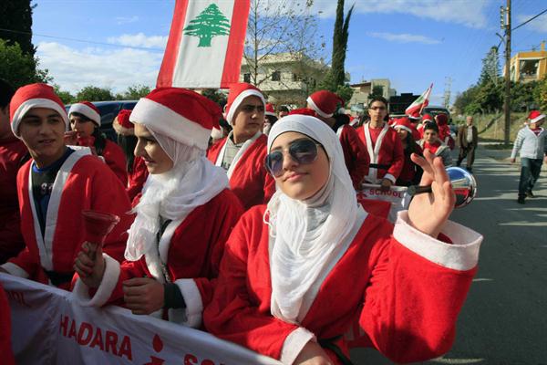 Pawai_Santa_di_Lebanon