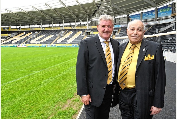 Hull City manager Steve Bruce with owner Assem Allam.