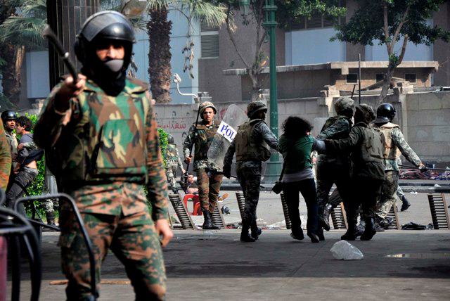 379929_305653209475127_187479164625866_939227_564386012_n