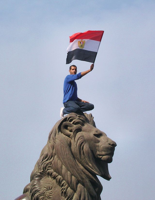 640px-The_lion_of_Egyptian_revolution_(Qasr_al-Nil_Bridge)-edit2