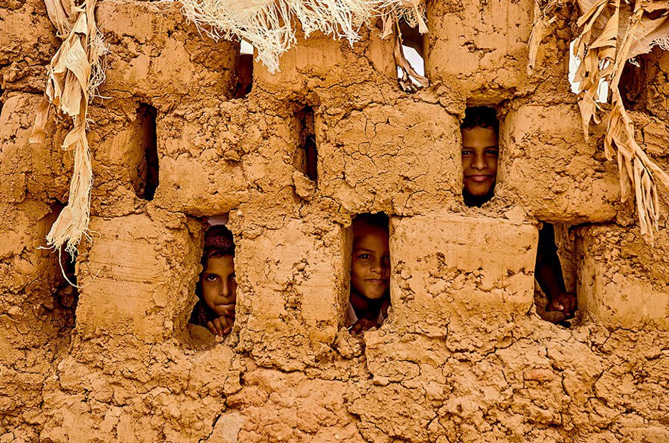 Children in Haradh (Saleh Awadh/Via)