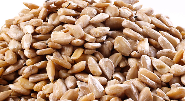 Raw sunflower seeds