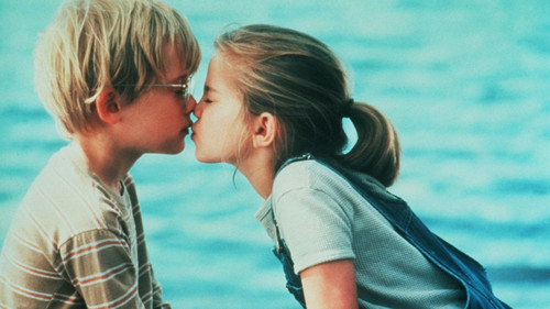 Your Guide To Nailing Your First Kiss