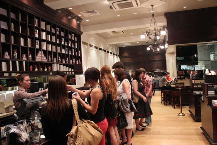 koko-black-shopping-chocolate-cafe-dessert-bar-des1