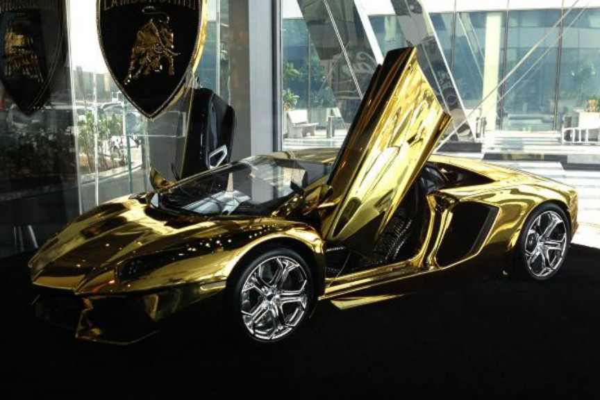 101039516-Golden-Lambo