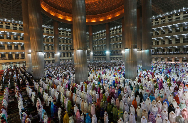 istiqlal mosque indonesia
