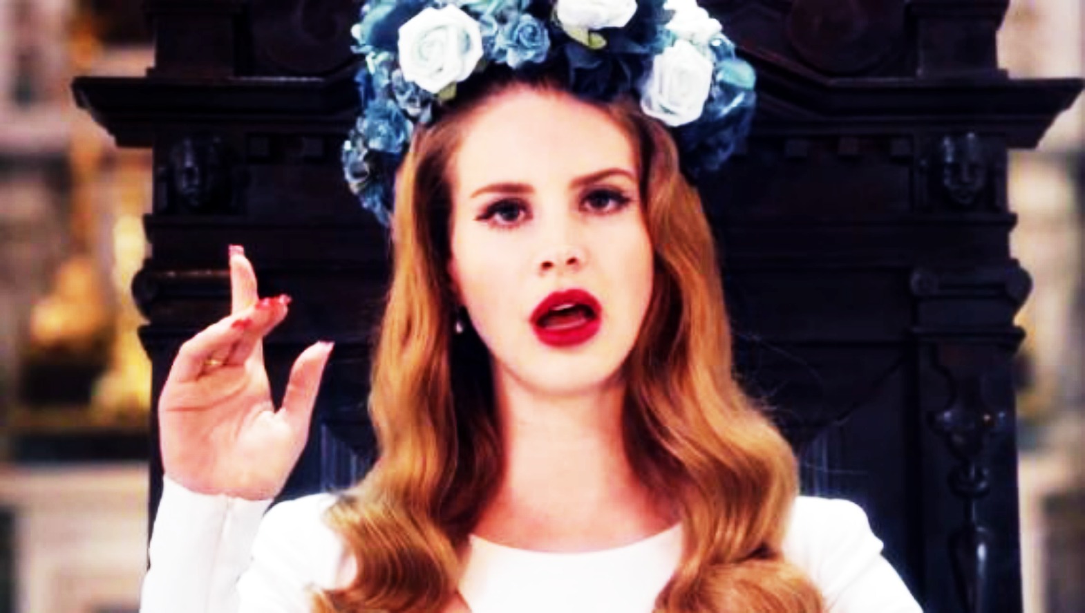 lana-del-rey-floral-headband
