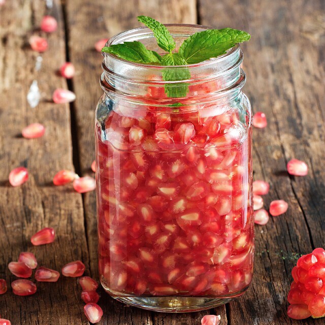 pomegranate detox water