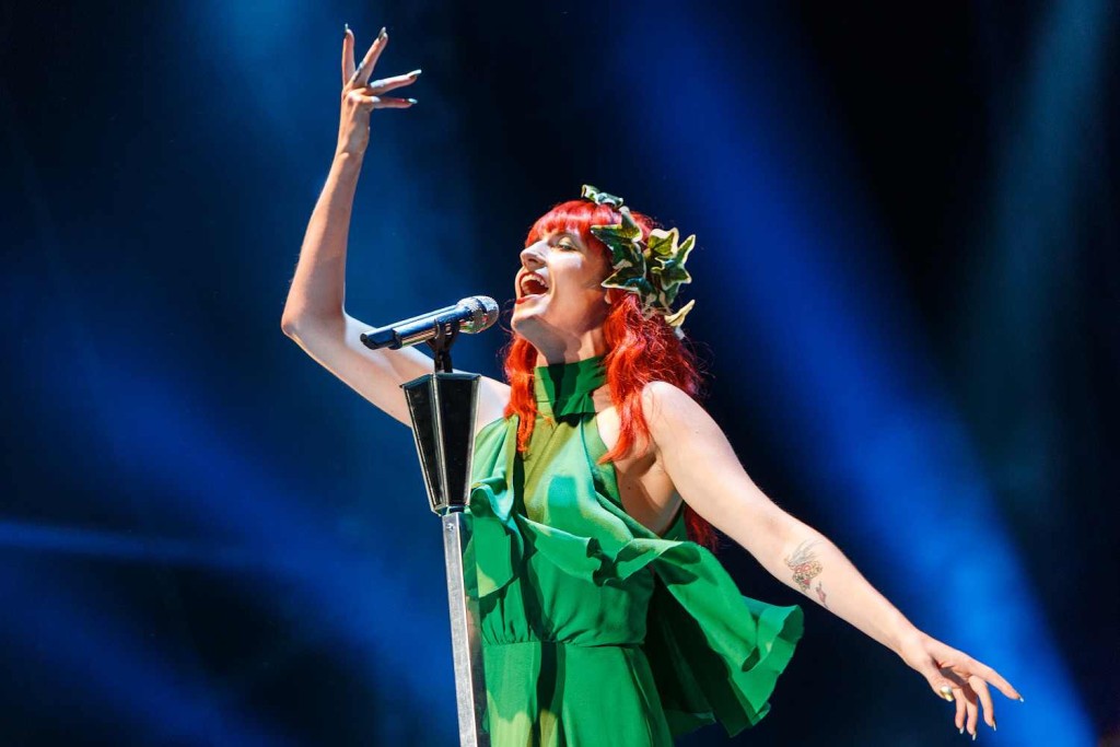Eargasm: 8 Florence + The Machine Songs To Power Your Run
