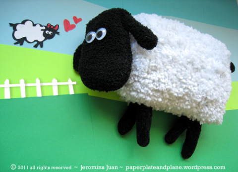 car-mitt-sheep-plush