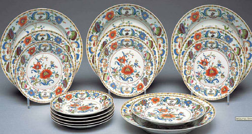 Service-De-Table-De-Gournay