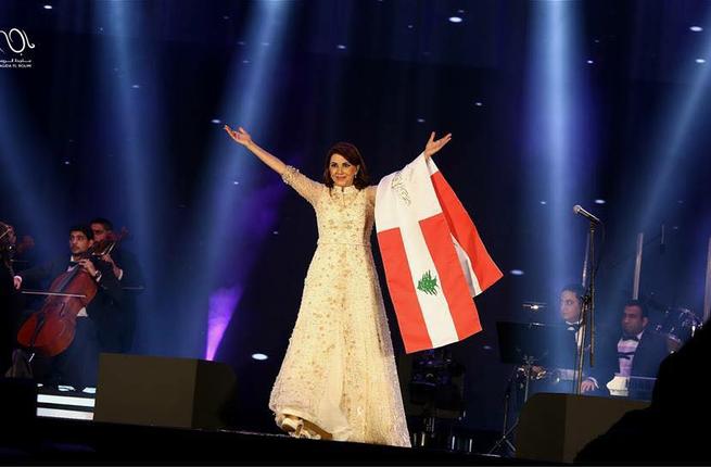 Majida-El-Roumi-UAE-Flag-fb