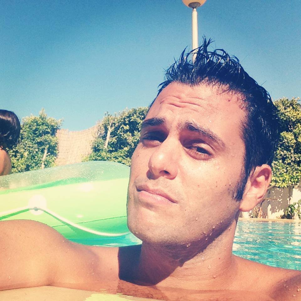 971407_546459015403422_227833605_n