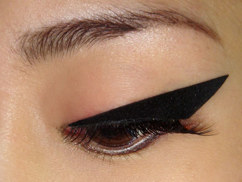 dior-velvet-eyes-matte-cat-eye-eyeliner-patch