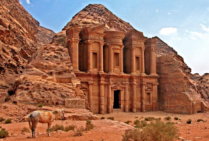 16 Magical Photos That’ll Make You Quit Life and Escape to Petra
