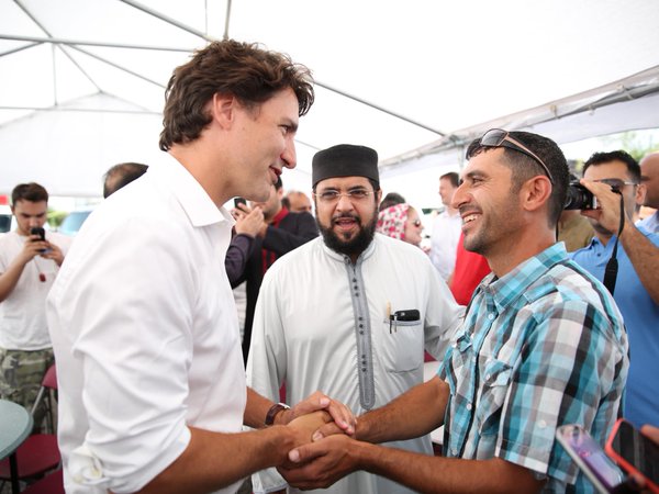 Justin Trudeau greets Muslims in Mississauga, Ontario on the first day of Ramadan 2015 (Photo courtesy @JustinTrudeau Twitter)