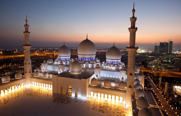 abu-dhabi-mosque-sheikh-zayed_36868_600x450