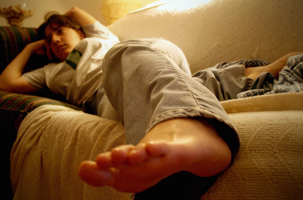 guy_watching_TV