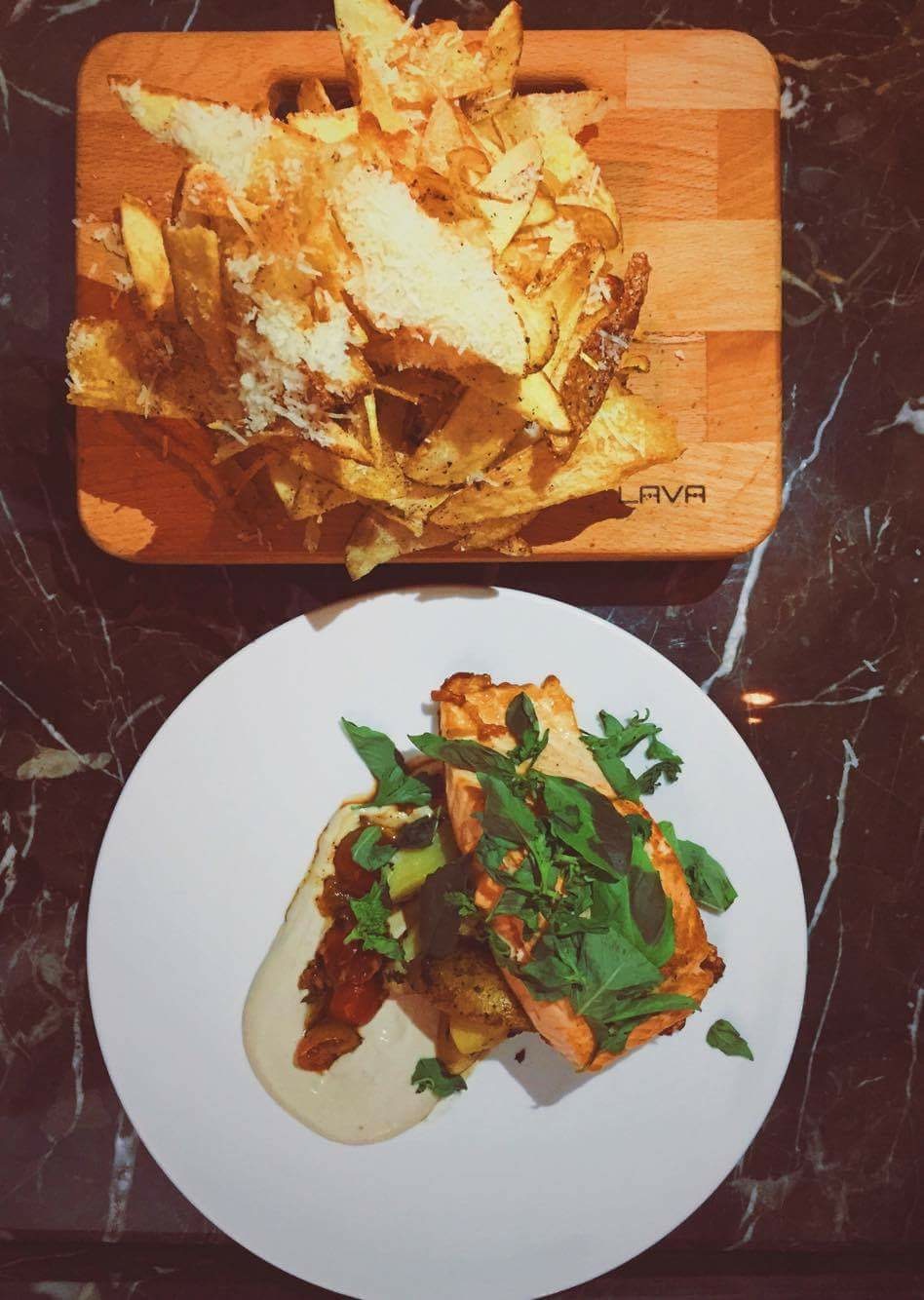 (TheHungryGiraffeEats)