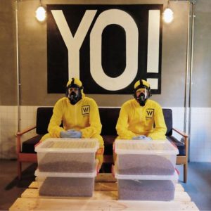 breaking-bad-themed-coffee-shop-in-istanbul11__605
