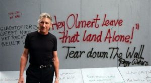 pink-floyd-star-israel-criticism-640x350