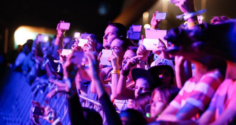 Here’s How You Can Get Closer to the Stars at the Abu Dhabi Grand Prix