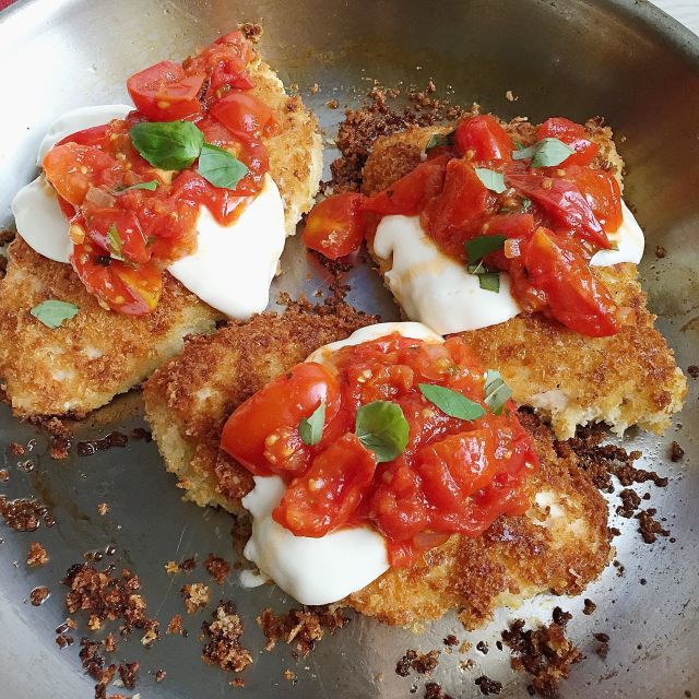 crispy-chicken-parmesan-with-tomatoes-and-mozzarella